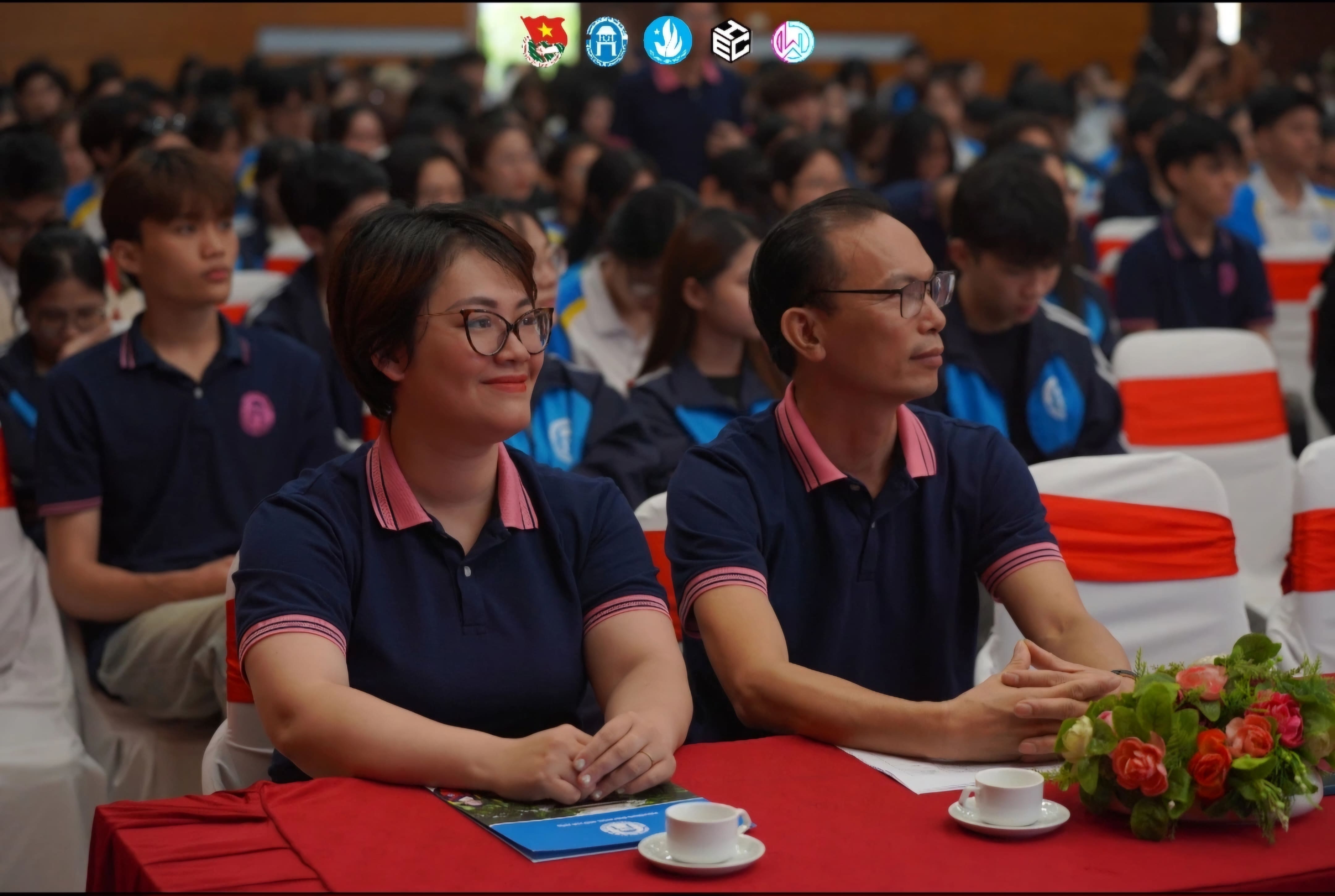 Hoạt động nhóm